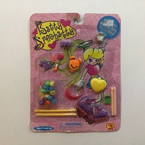 Betty Spaghetty Vacation Accessories Set Ohio Art New on Damaged Card 1998